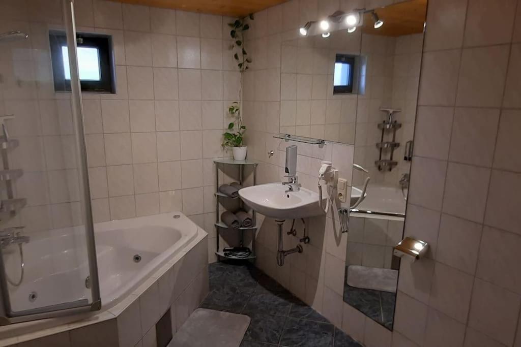 Ferienwohnung In Weyregg Am Attersee Esterno foto